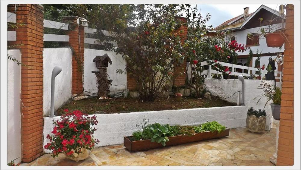 Pousada Das Rosas Campos do Jordão Exteriör bild
